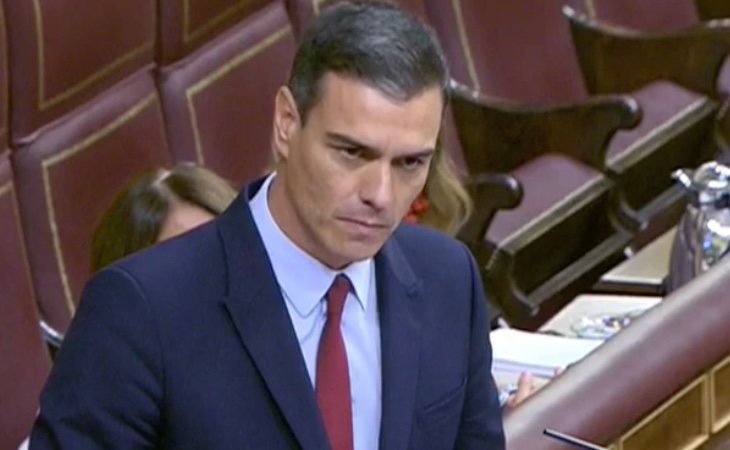 Sánchez culpa a Casado del bloqueo institucional y le critica por 'tapar' problemas sociales con la crisis catalana