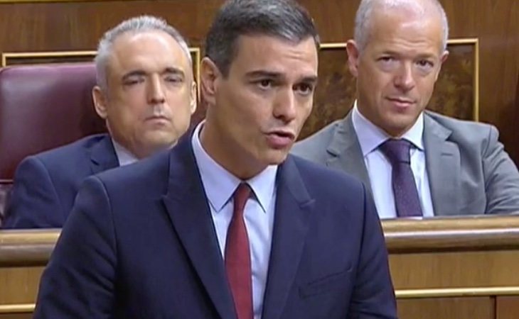 Sánchez a Casado: 'Nosotros no discutimos el origen constitucional del PP, no haga usted lo mismo con nosotros'. El presidente intenta adoptar un ...