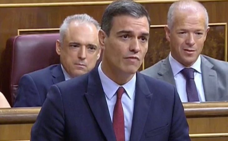 Pedro Sánchez evidencia a quién considera como líder de la oposición: pide exclusivamente a Casado un pacto para modificar el artículo 99