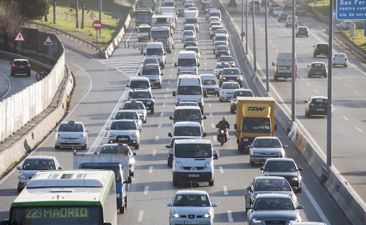 La principal causa de contaminación por NO2 es el tráfico