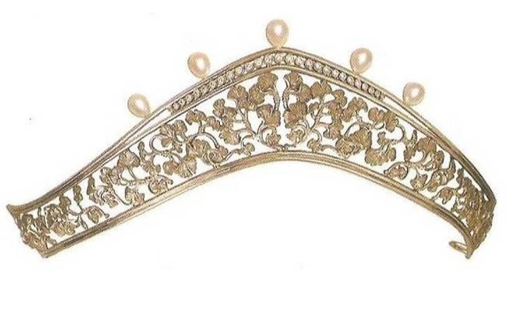  La tiara diseñada por Carrera y Carrera con 25 diamantes y 5 perlas que Letizia no ha enseñado aún 