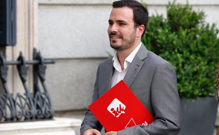 Alberto Garzón convoca a la dirección de IU para decidir el voto de la investidura