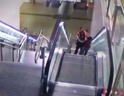 Dos agentes de seguridad agreden violentamente a un hombre negro en el Metro de Madrid