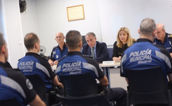 Reunión entre varios agentes de la Policía Municipal y el nuevo Ayuntamiento de Madrid | Foto: Ayuntamiento de Madrid