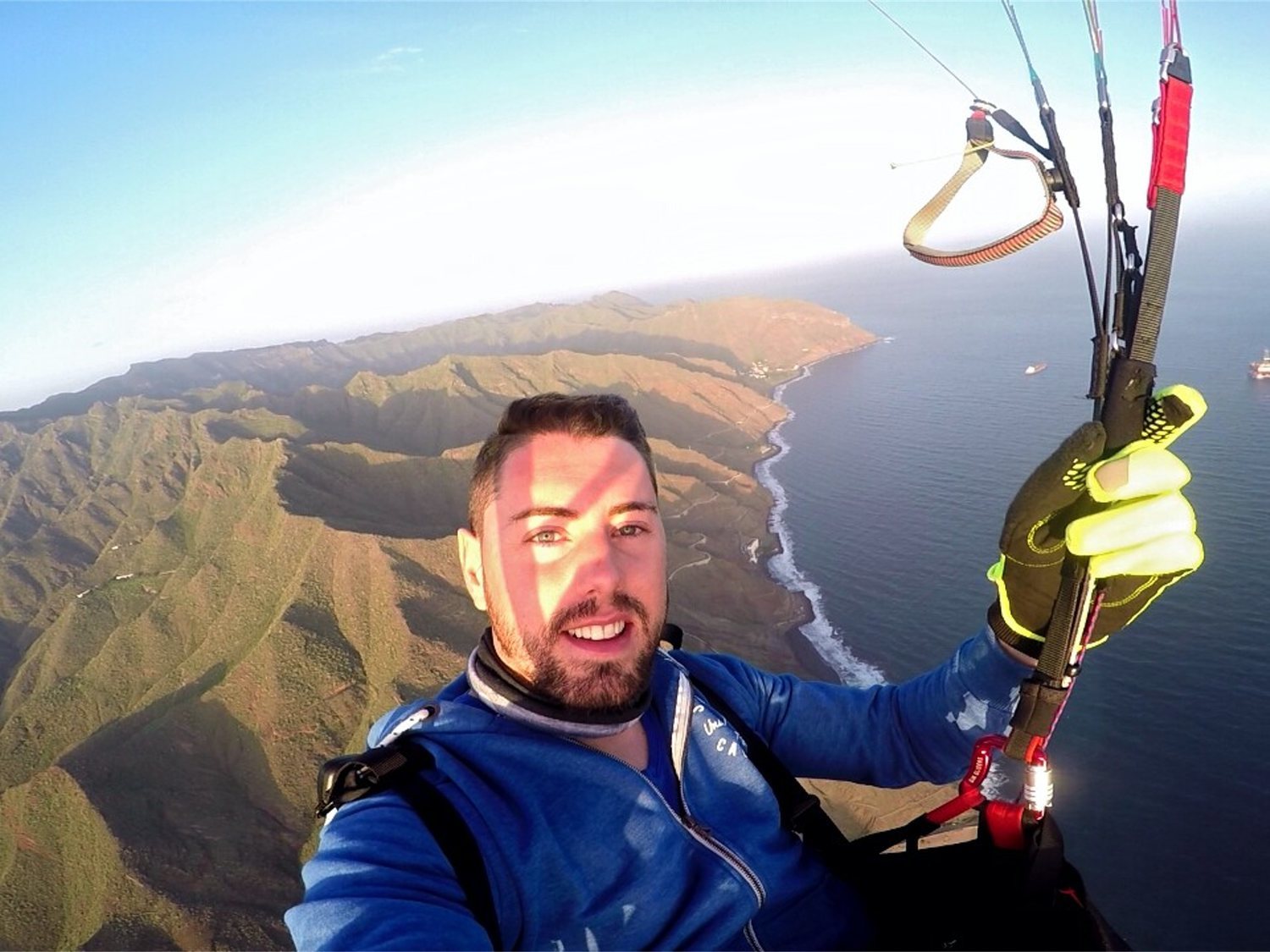 Muere un youtuber que se lanzó en paracaídas para grabar el salto en Alicante