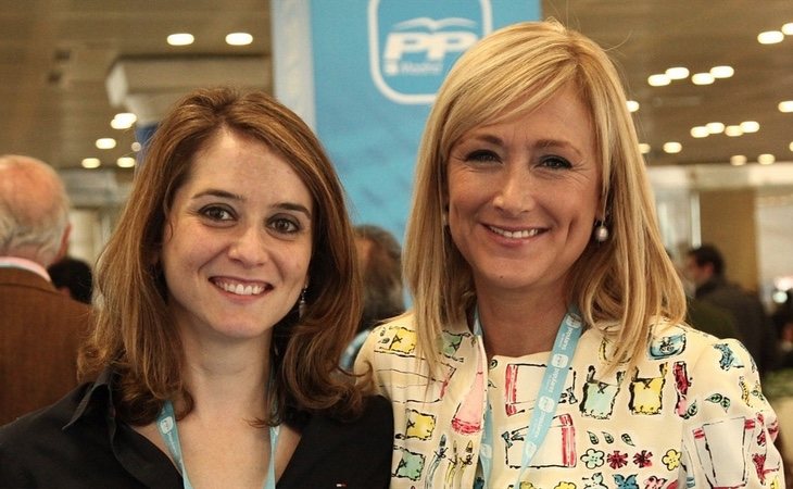 Isabel Díaz Ayuso junto a Cristina Cifuentes en 2012