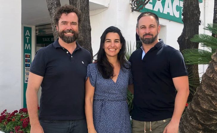 Santiago Abascal, de vacaciones junto a Iván Espinosa de los Monteros y Rocío Monasterio