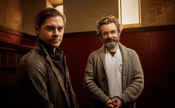 Tom Payne y Michael Sheen en 'Prodigal Son'