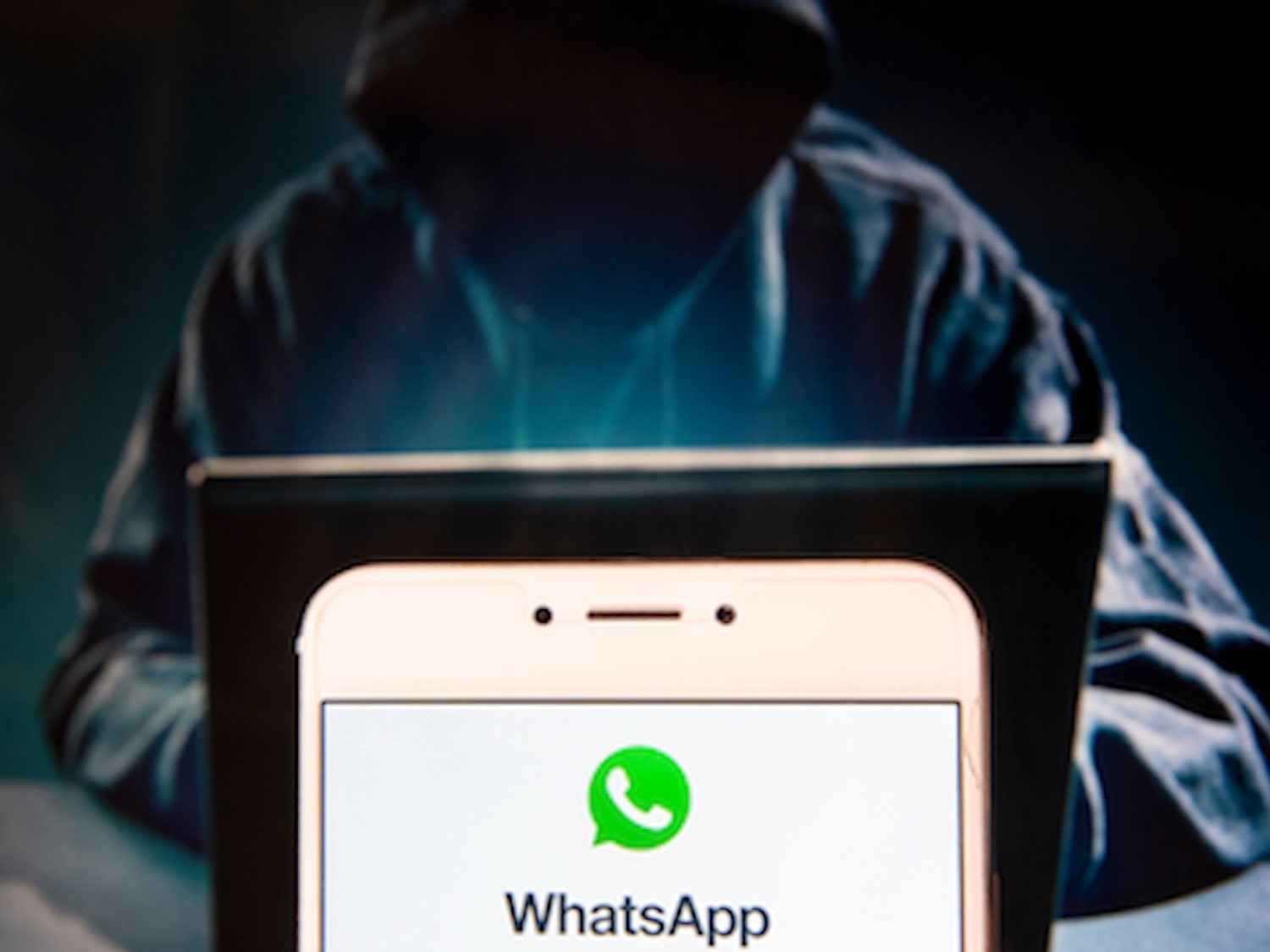 Cómo saber si un desconocido está leyendo tu WhatsApp y consejos para evitarlo