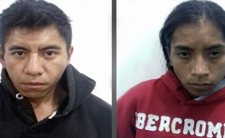 Los padres de la menor, en el momento de su detención