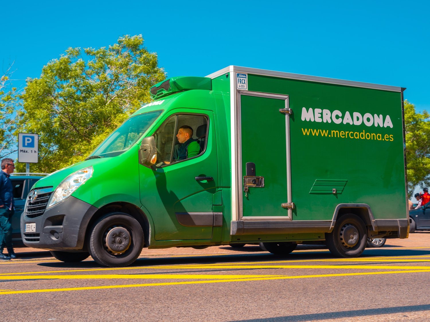 Mercadona ofrece hasta 700 puestos de trabajo de cara a la vuelta al cole