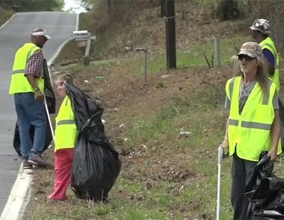 Una ciudad de EEUU contrata a vagabundos como basureros para darles una vida digna