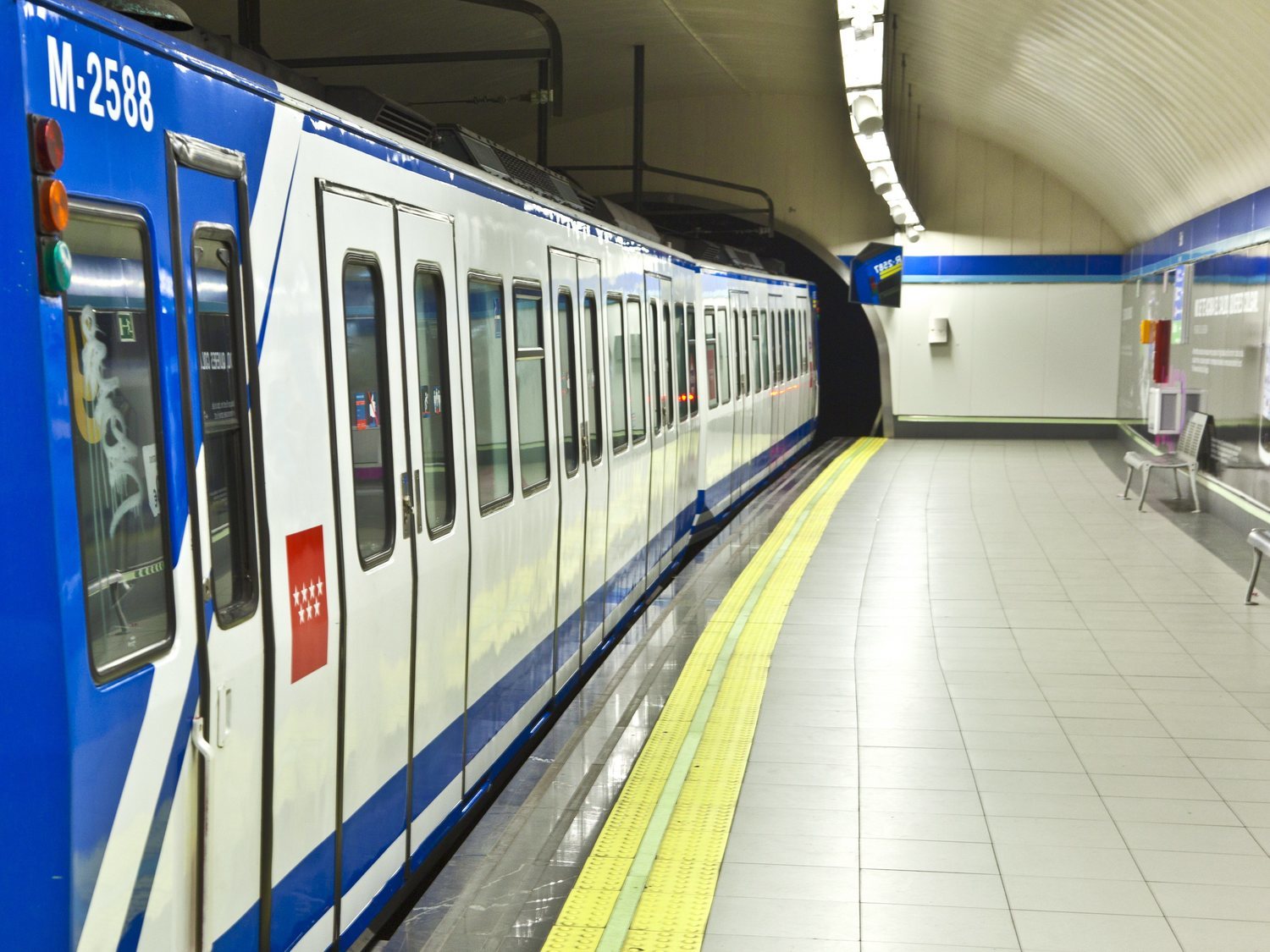 La Comunidad de Madrid plantea abrir el Metro 24 horas los fines de semanas