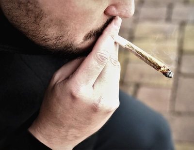 Multado con 10.401 euros en Murcia tras ser sorprendido con un porro en el bolsillo