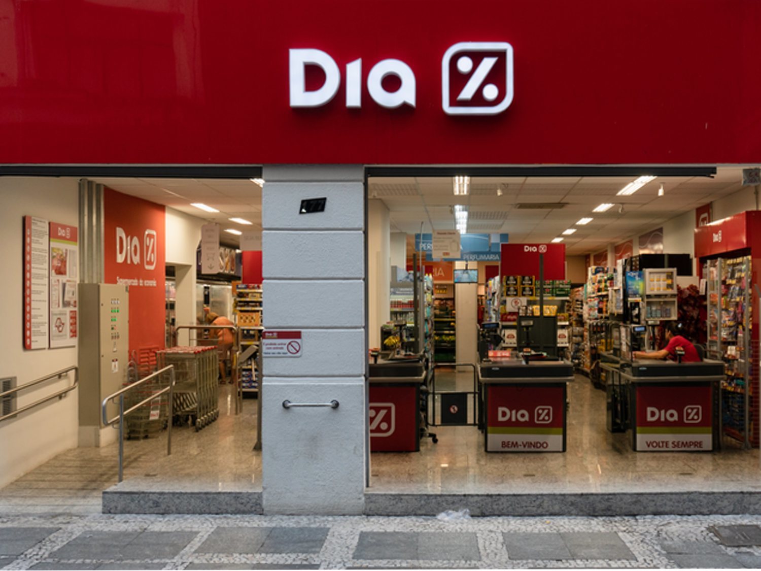 DIA echa el cierre a sus tiendas Max Descuento con un ERE que perjudicará a 210 empleados