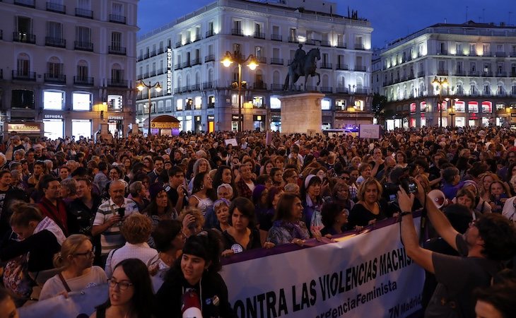 La noche violeta se ha llenado de reivindicaciones