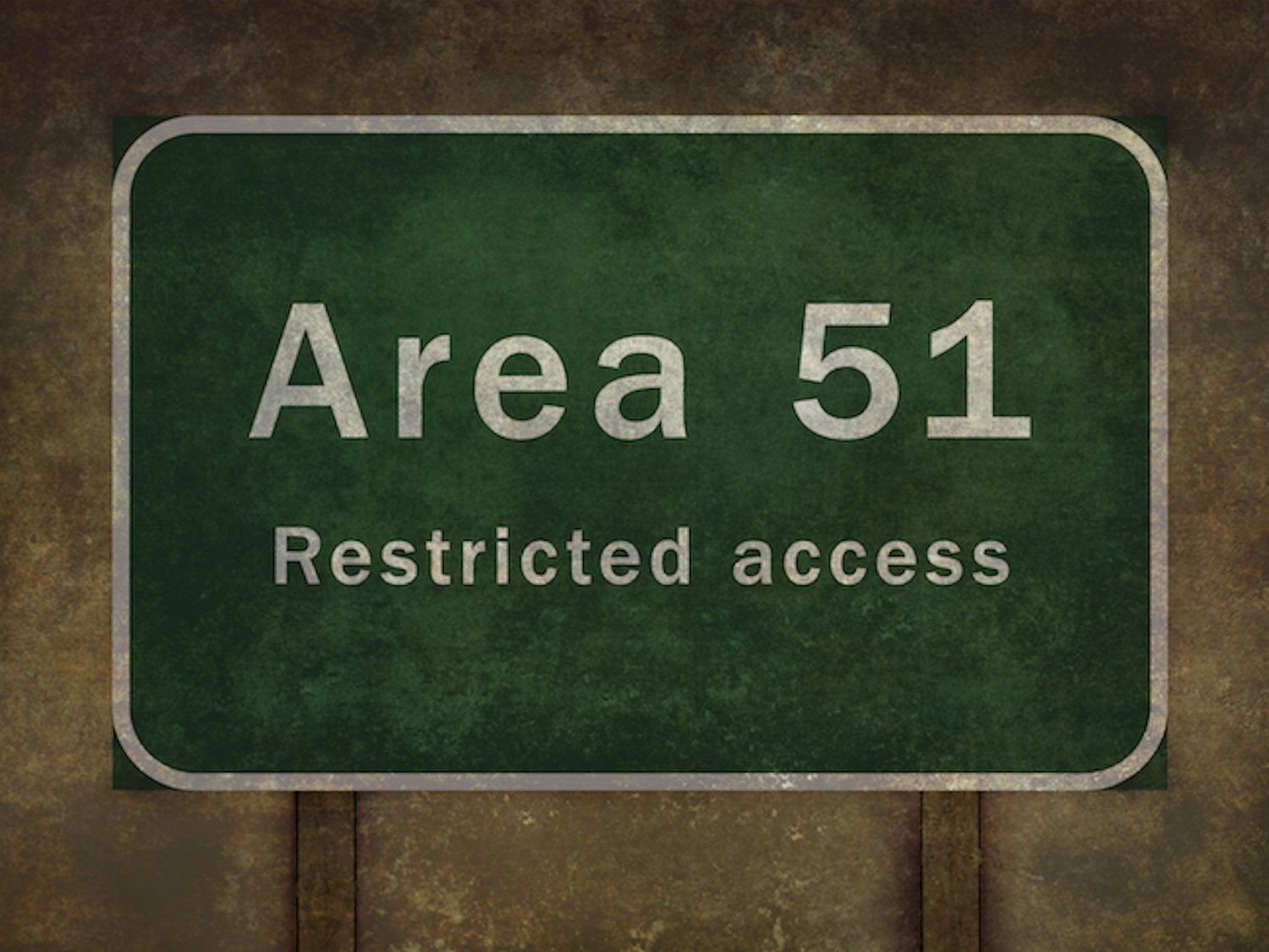 El asalto el Área 51 acaba en fracaso y con cinco detenidos, uno de ellos por orinar en una verja