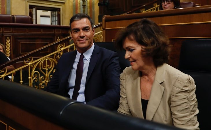 Pedro Sánchez y Carmen Calvo en el Congreso de los diputados