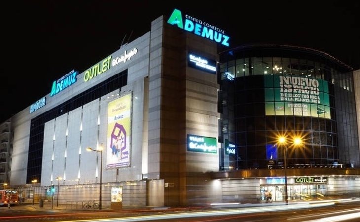 El modelo outlet no ha servido para reflotar El Corte Inglés de Ademuz, que está en venta