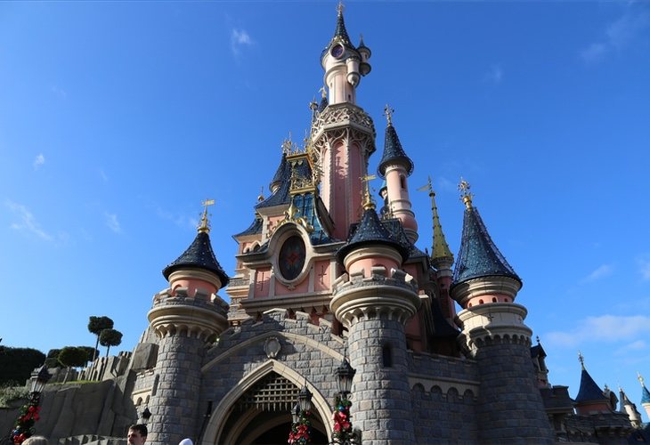 El turista decidió vivir el viaje de su vida en Disneyland París