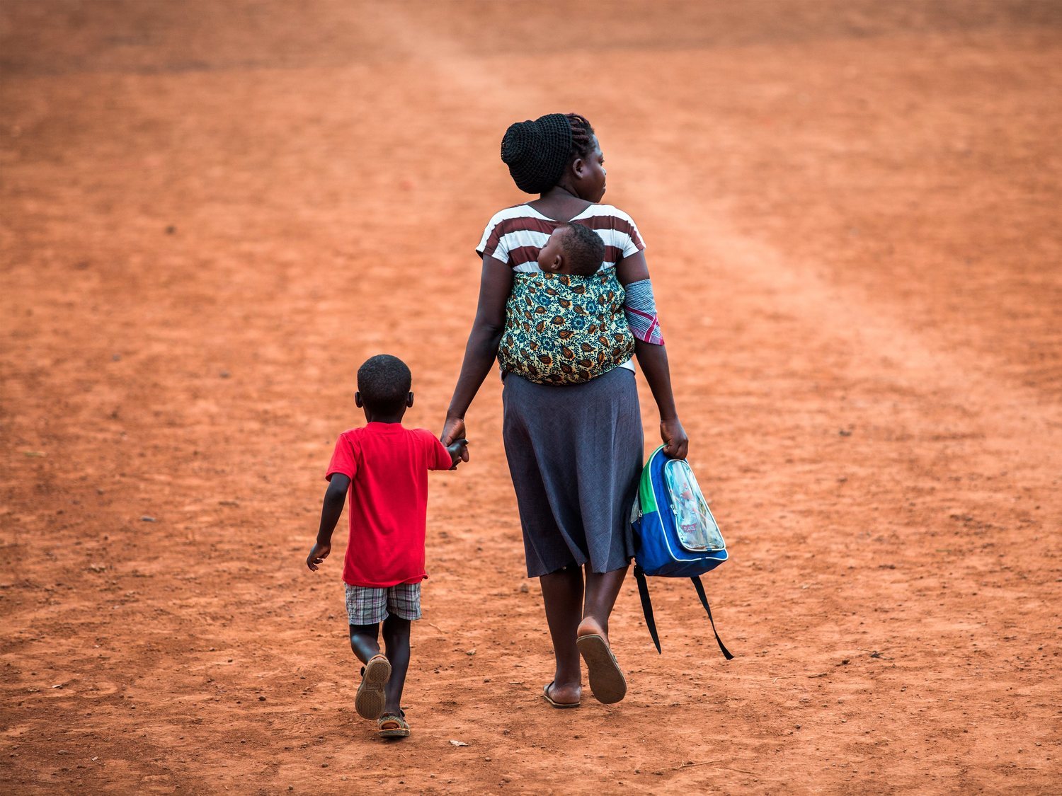 Rescatan a 19 embarazadas y 4 niños de una 'fábrica de hacer bebés' en Nigeria