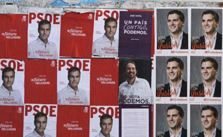 Carteles de los partidos en campaña electoral