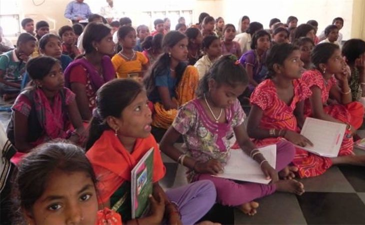 Niñas devdasis en un curso de empoderamiento