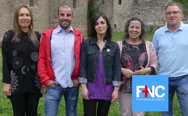 Sílvia Orriols (centro) es la única concejal del partido, en la localidad de Ripoll