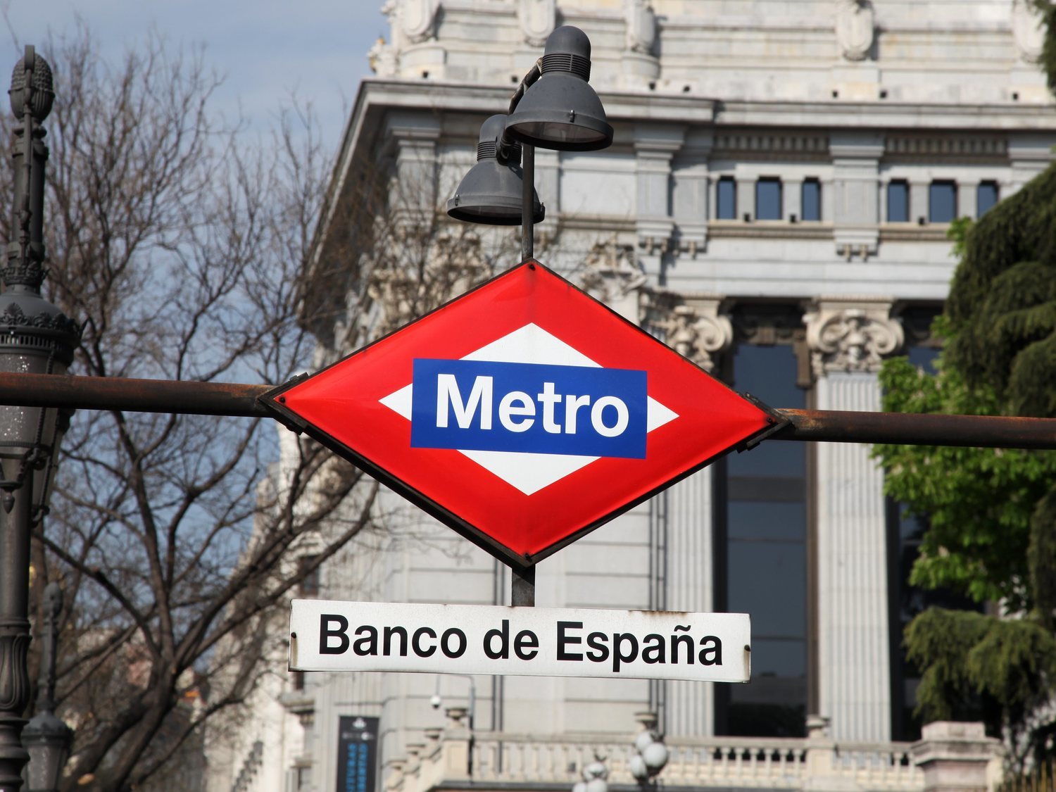 Metro de Madrid celebra su centenario en redes... y Twitter se llena de críticas