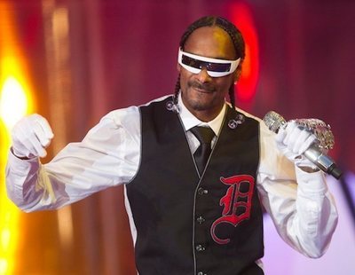 40.000 euros al año solo por liar porros: el trabajo más loco de un empleado de Snoop Dogg