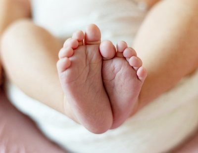 Bebé sin rostro, uno con las piernas invertidas y otra con dos vaginas: las negligencias del obstetra portugués