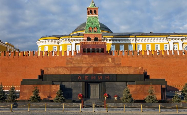 Mausoleo de Lenin, junto a los muros del Kremlin (Moscú), a pocos metros de la famosa Plaza Roja