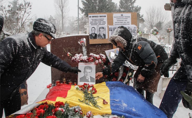 Los restos del comunista y su esposa se encuentran en el cementerio militar de Ghencea (Bucarest), siendo un lugar muy visitado por la población del país que aún le admira