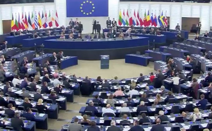 Los eurodiputados de VOX gritan 'profanadores' a los miembros del PSOE en el Parlamento Europeo