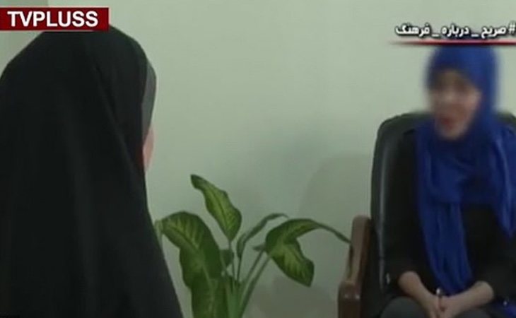 La joven, durante un momento de la entrevista emitida en la televisión iraní