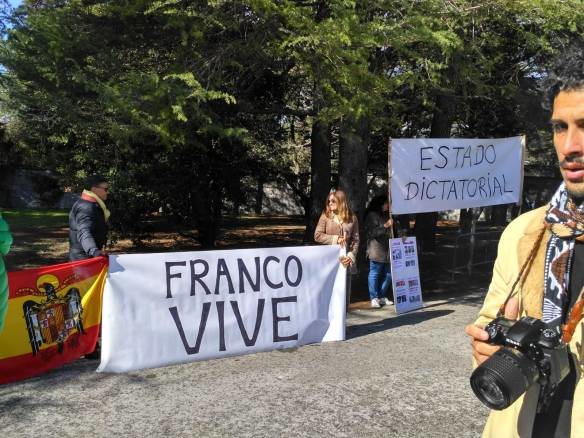 'Movimiento por España' protestando por la exhumación del dictador | Fuente: Movimiento por España