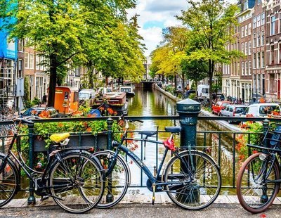 Ámsterdam se peatonaliza aún más y perderá 11.000 aparcamientos para 2025