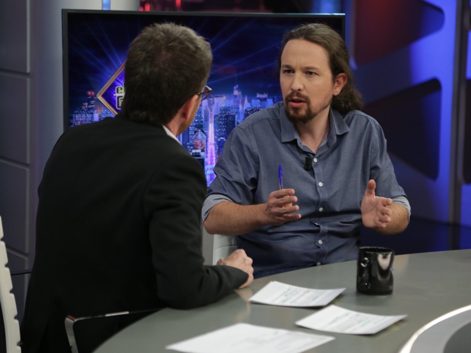 Indignación por la pregunta de Pablo Motos a Pablo Iglesias en 'El hormiguero' para defender a Amancio Ortega