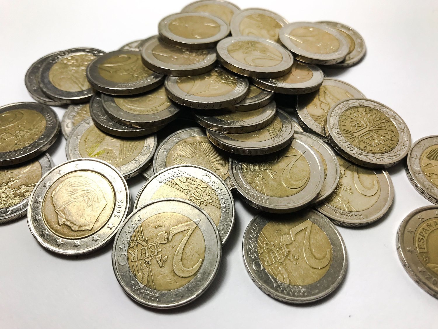 El 'timo de Ramsés II': la Guardia Civil alerta de una estafa en las monedas de dos euros