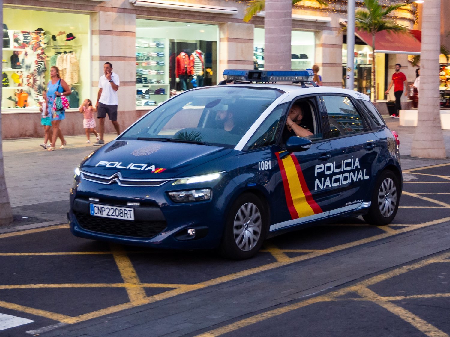 Detenido un Policía Nacional en Sevilla por violar a un niño de 13 años