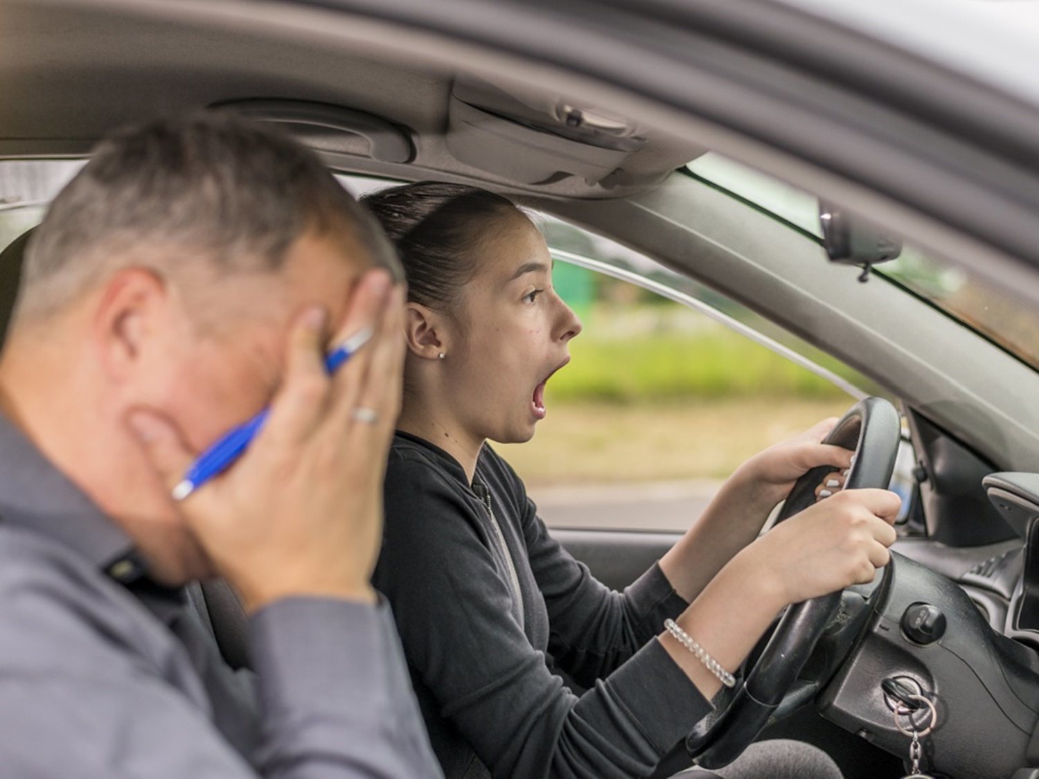 Fin a la tensión: el examen de conducir se va a realizar con un móvil pegado al parabrisas