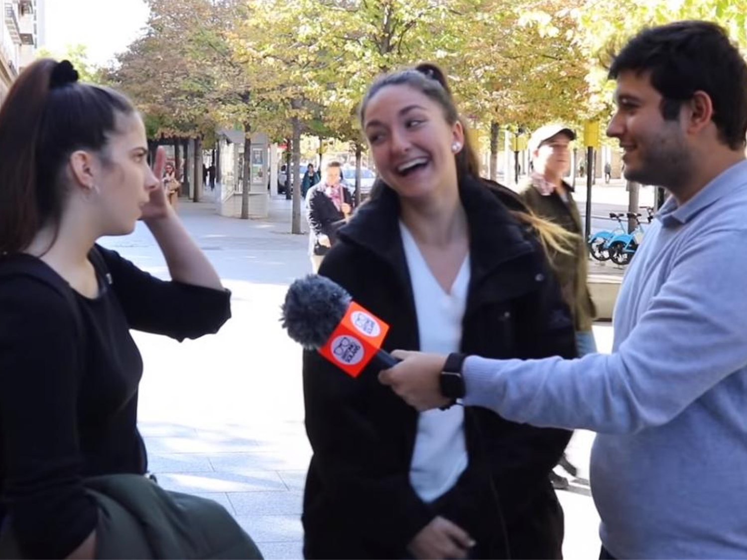 "¡Hostia, Lucia!": la respuesta viral tras la decepción de una amistad por votar a VOX