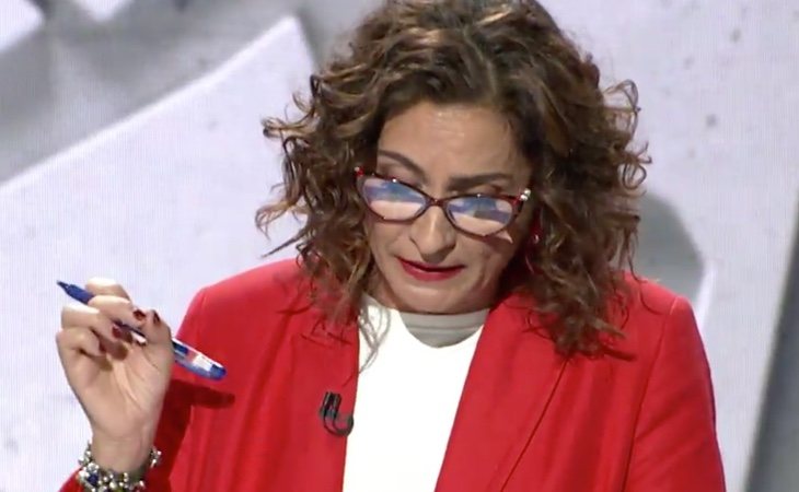 María Jesús Montero recuerda que el PP subió los impuestos hasta en 60 ocasiones