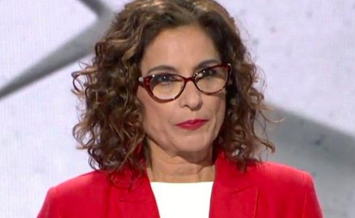 María Jesús Montero (PSOE) apela en su minuto de oro a las mujeres: 'Son tus derechos los que están en juego'