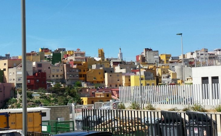 El trazado urbano del barrio de El Príncipe de Ceuta ha provocado una frontera que diferencia y estigmatiza a sus habitantes, de mayoría musulmana | CC: Xemendura