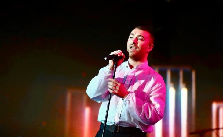 Sam Smith sobre el escenario de Los 40 Music Awards 2019