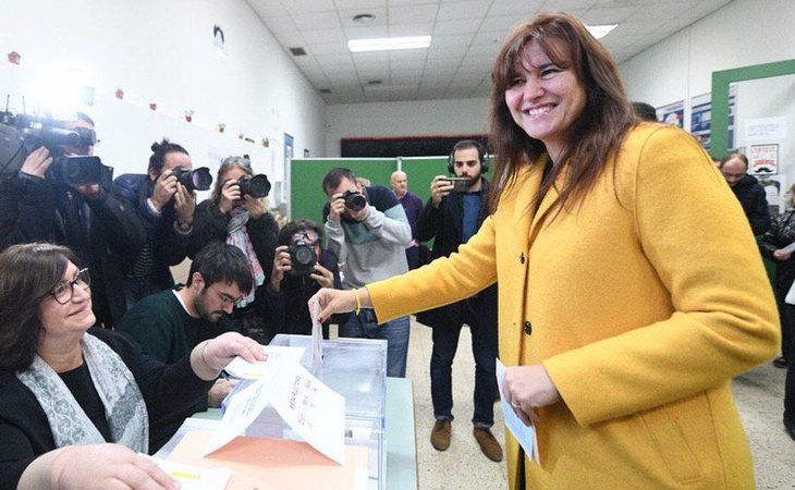 Laura Borràs (JuntsXCat) ya ha votado: 'Ante una sentencia injusta, respondemos con la sentencia de la democracia'