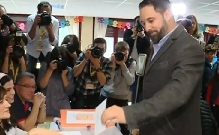 Santiago Abascal ya ha votado: 'Que el resultado sirva para afianzar la unidad de España'