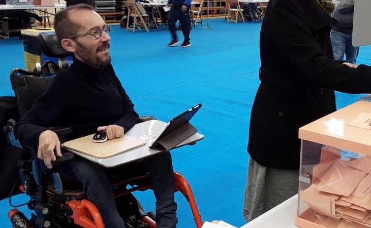 Pablo Echenique (Unidas Podemos) ya ha acudido a votar y recuerda: 'Tu voto vale lo mismo que el de Ana Patricia Botín, Florentino Pérez o el ...