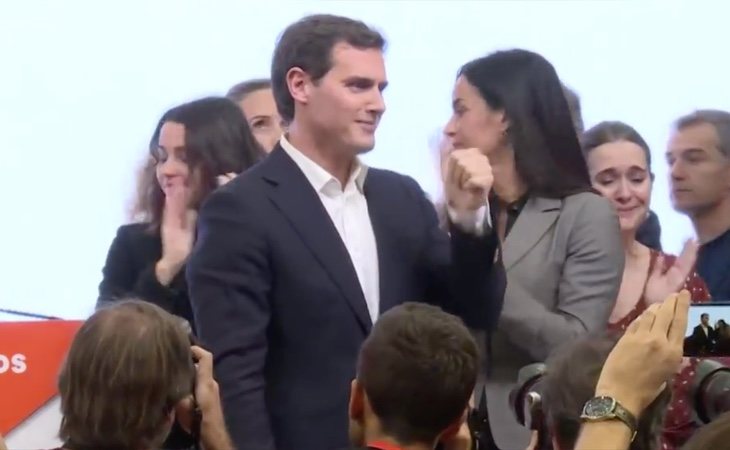 Rivera ha comparecido en la sede de Ciudadanos para anunciar tres decisiones: su renuncia al liderazgo del partido, el abandono de la política y su ...